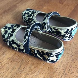 Size 9 toddler girls toms